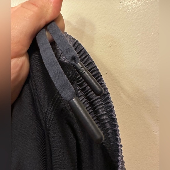Lululemon Men’s Pace Breaker Lined Short 9” in Heather Grey Deep Coal,size S - Picture 13 of 17